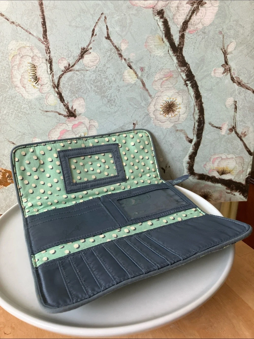 Never Used Vera Bradley Folding Wallet With Magnetic Closure